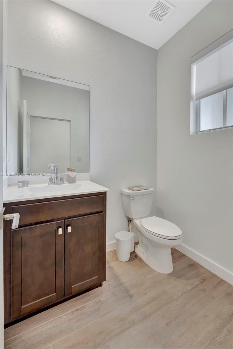 1794 Se 7th Ter 0 Property Photo 32