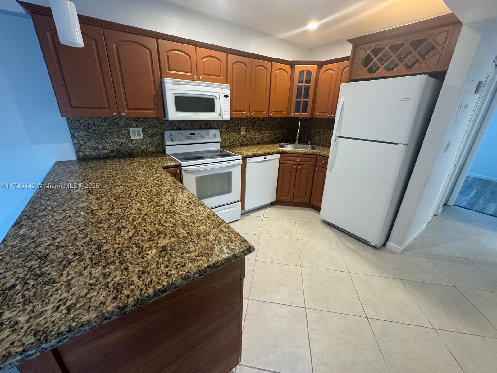 3642 Ne 171st St 306 Property Photo 2