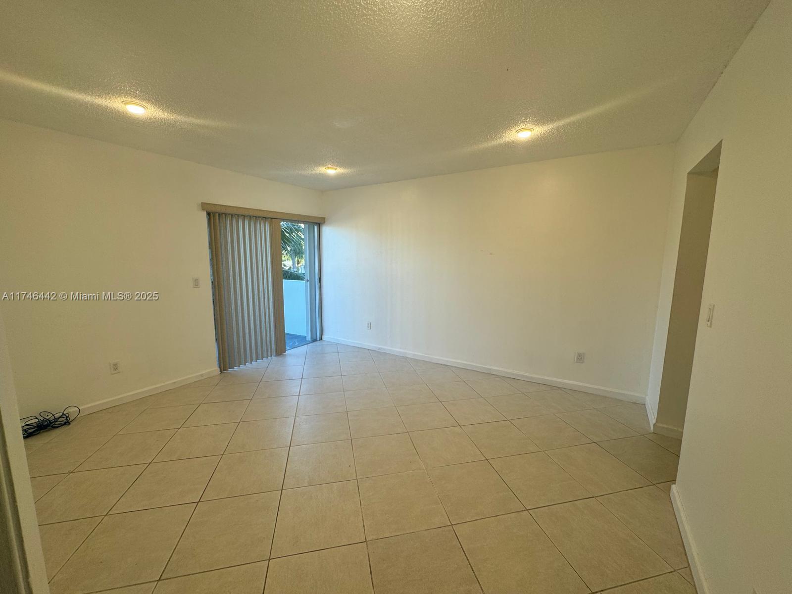 3642 Ne 171st St 306 Property Photo 3