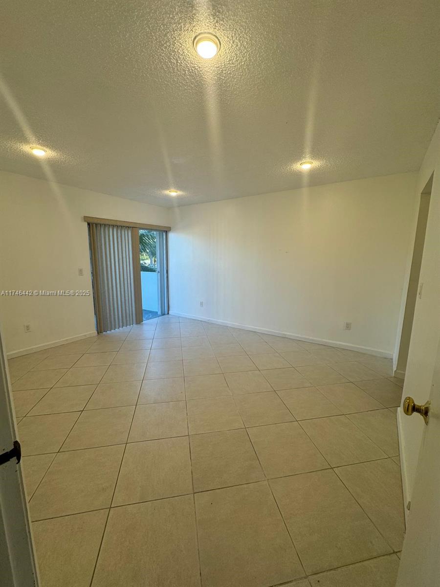 3642 Ne 171st St 306 Property Photo 4