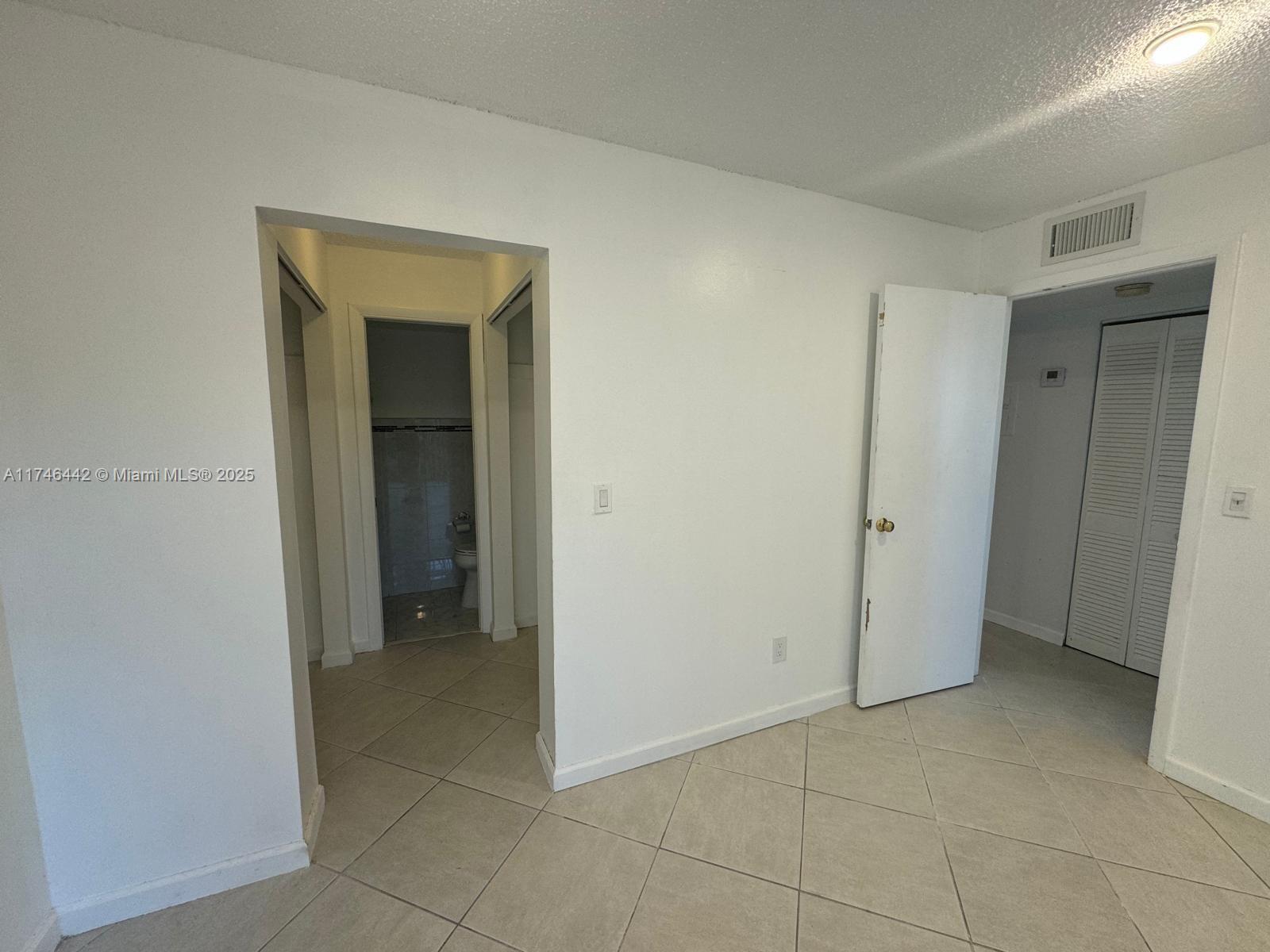 3642 Ne 171st St 306 Property Photo 6
