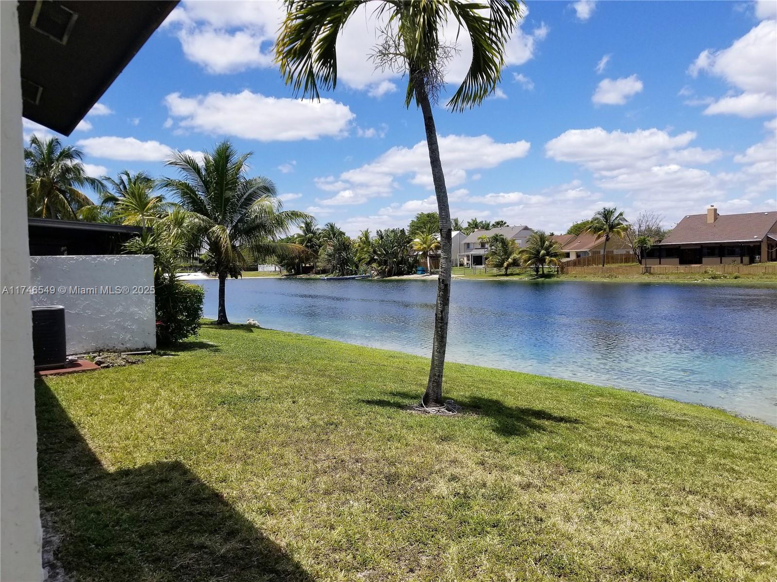 1361 Sandpiper Blvd Property Photo 3
