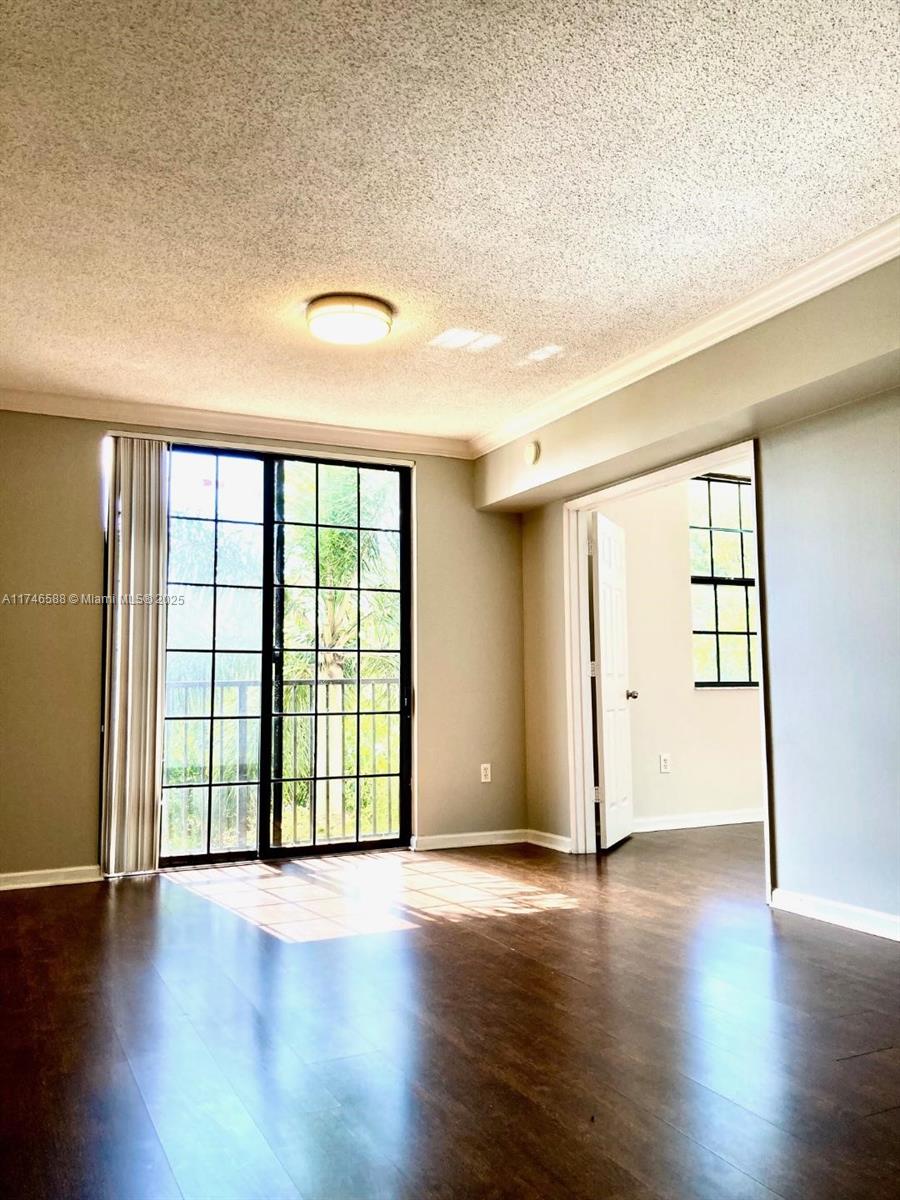 1919 Van Buren St 321a Property Photo 1