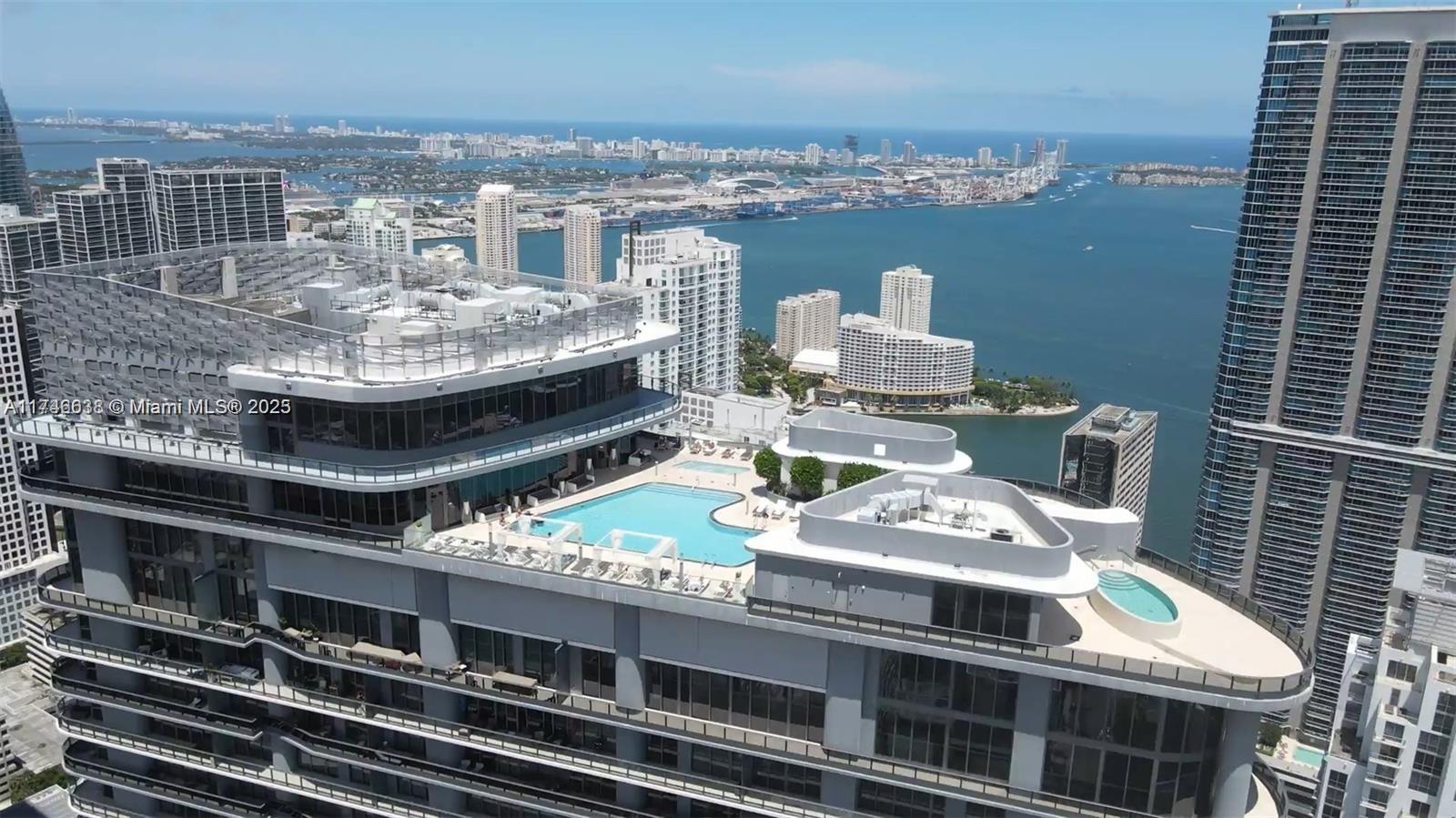 1000 Brickell Plz Ph5503 Property Photo 5