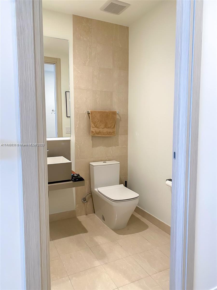 1000 Brickell Plz Ph5503 Property Photo 28