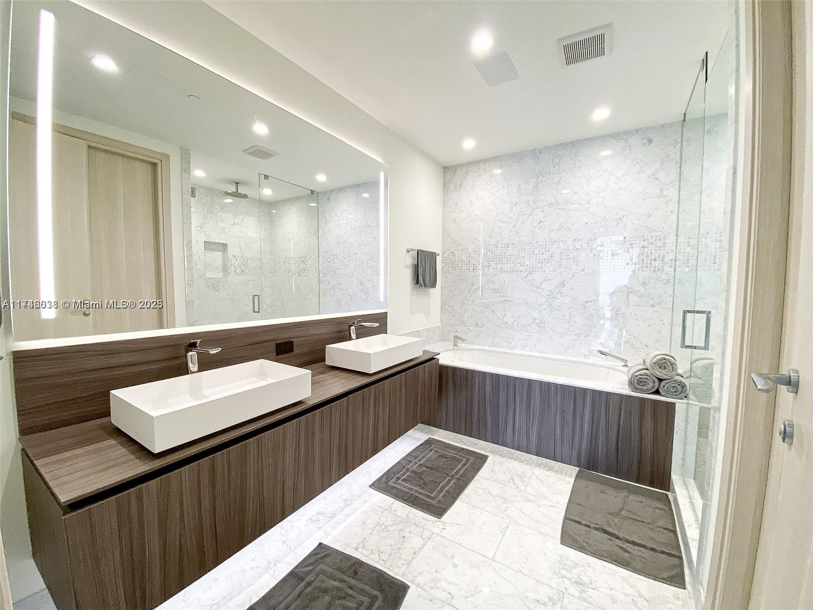 1000 Brickell Plz Ph5503 Property Photo 31