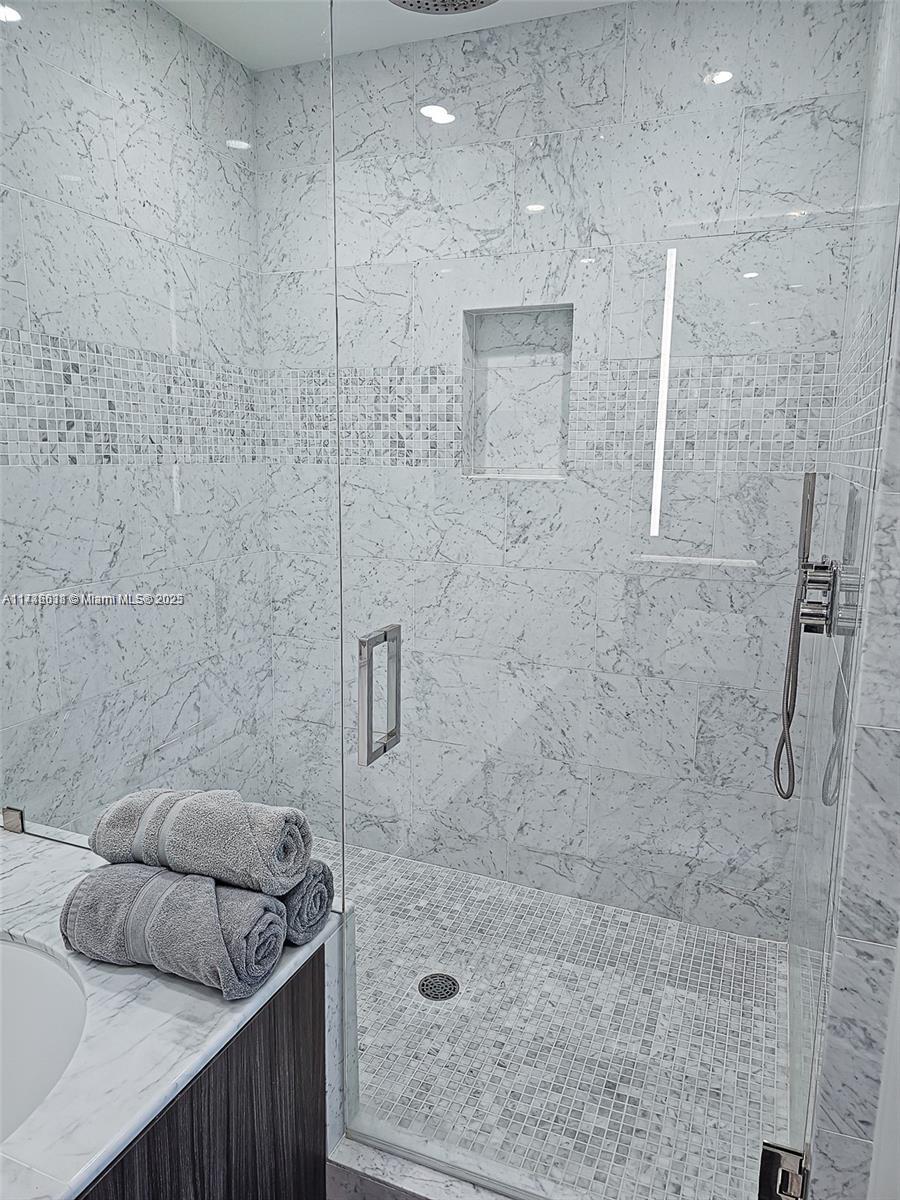 1000 Brickell Plz Ph5503 Property Photo 34