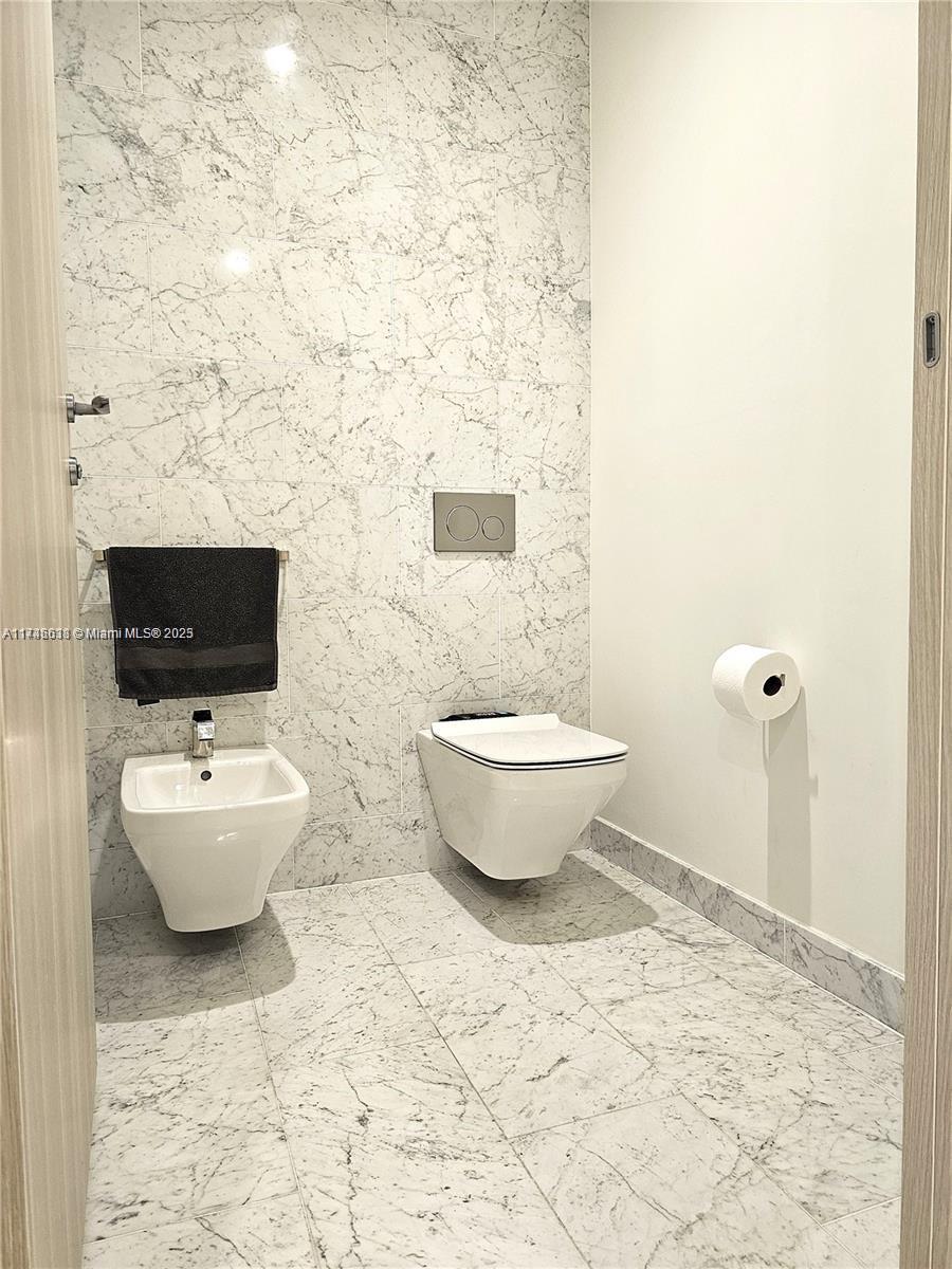1000 Brickell Plz Ph5503 Property Photo 35