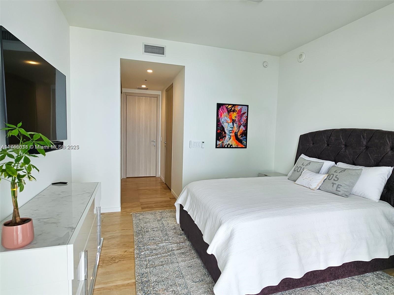 1000 Brickell Plz Ph5503 Property Photo 54