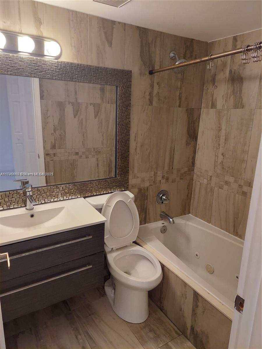 750 Pennsylvania Ave 1 Property Photo 8