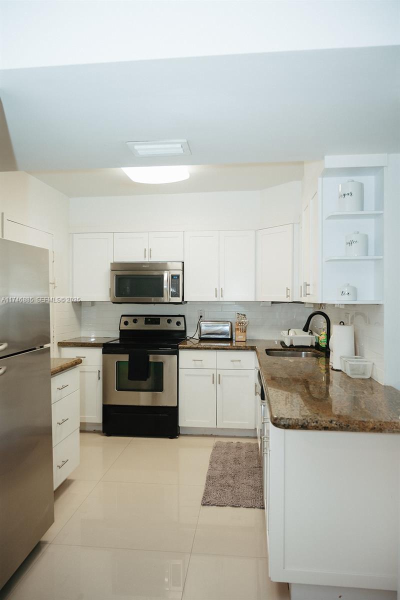 3725 S Ocean Dr 1019 Property Photo 17
