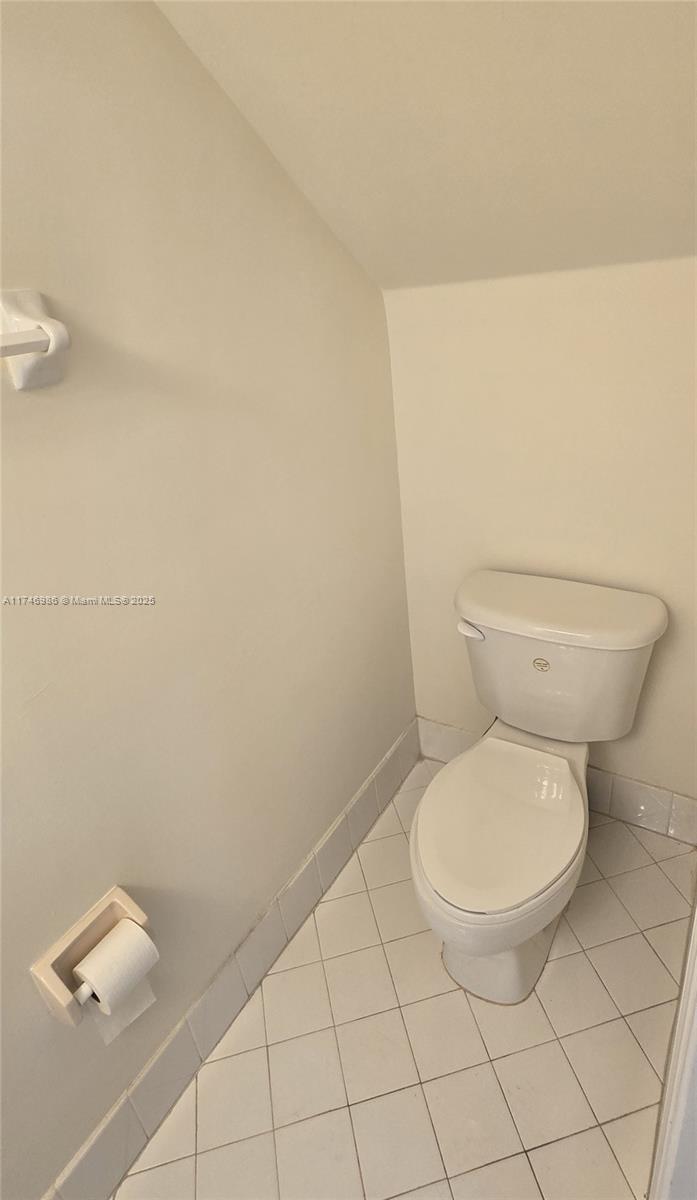 3320 Ne 13th Cir Dr 107-23 Property Photo 17