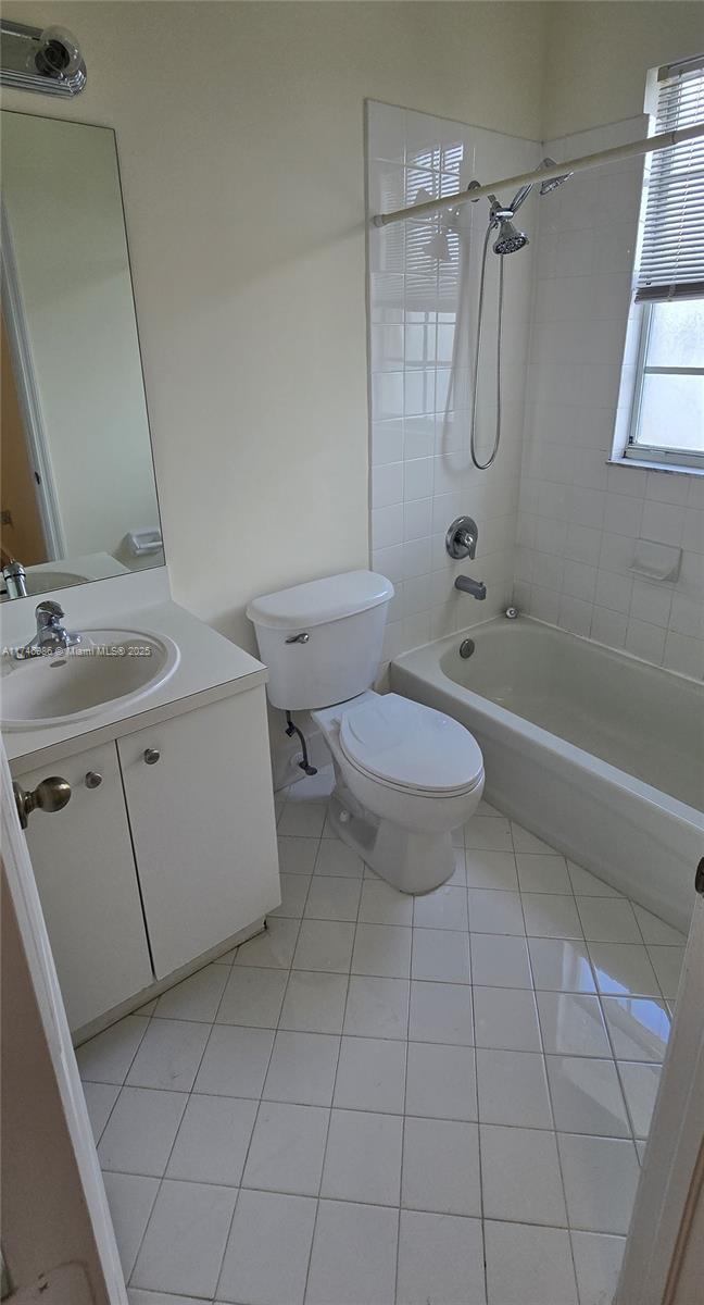 3320 Ne 13th Cir Dr 107-23 Property Photo 29