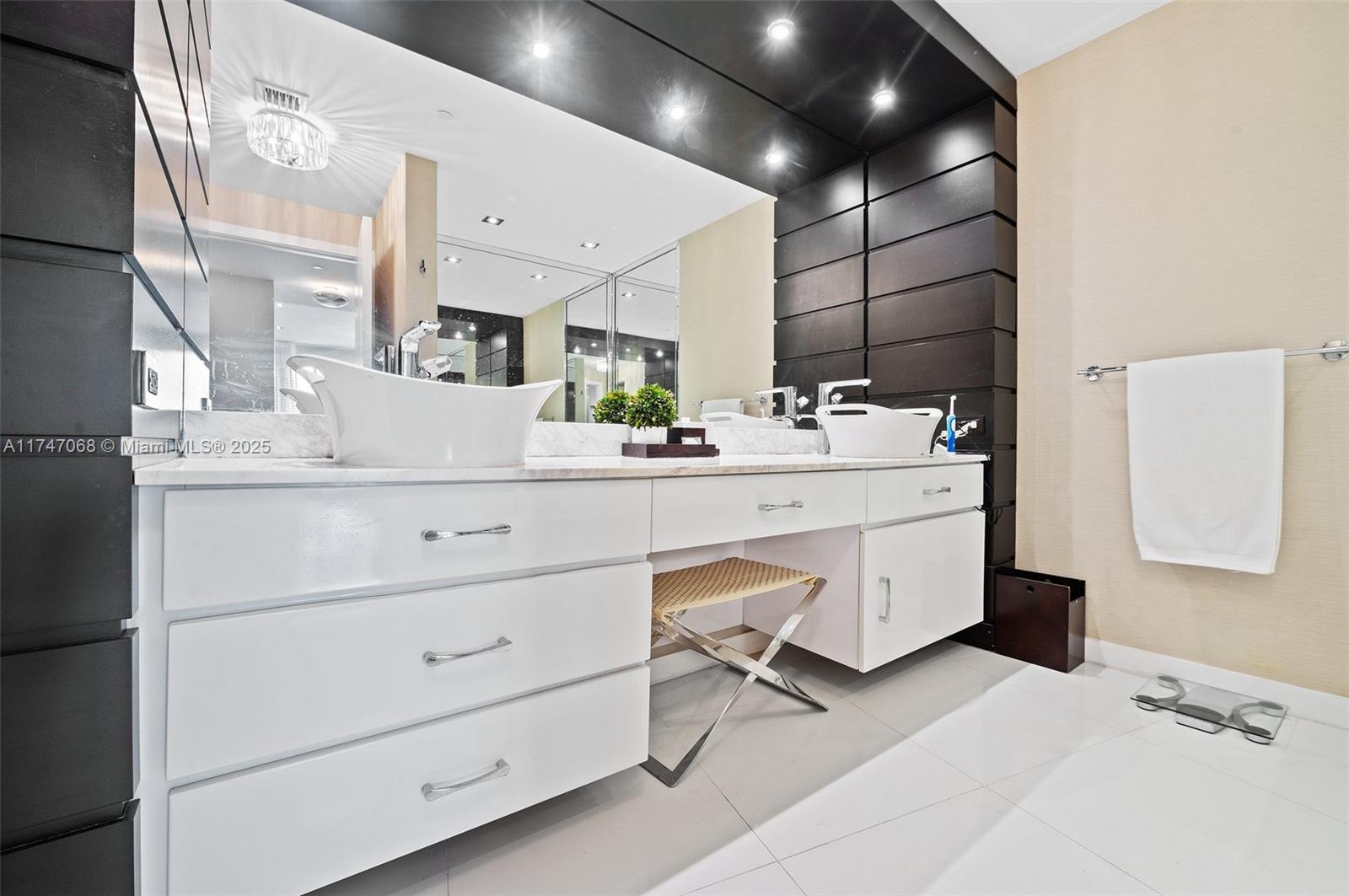 9601 Collins Ave 1208 Property Photo 21