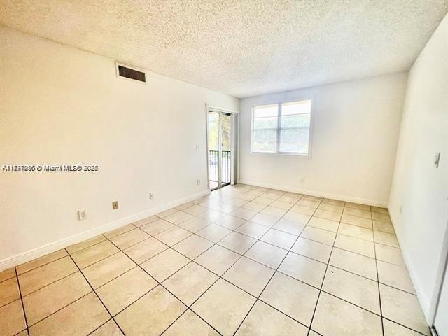 1257 Sw 46th Ave 1814 Property Photo 3