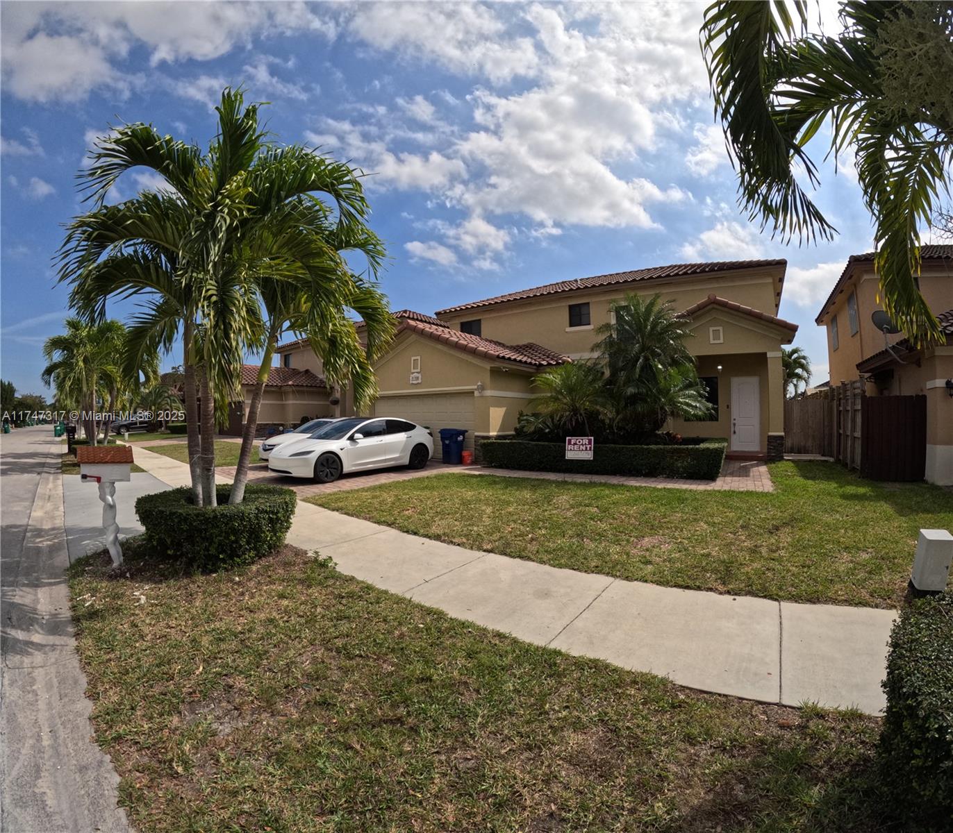 A11747317 Property Photo 1