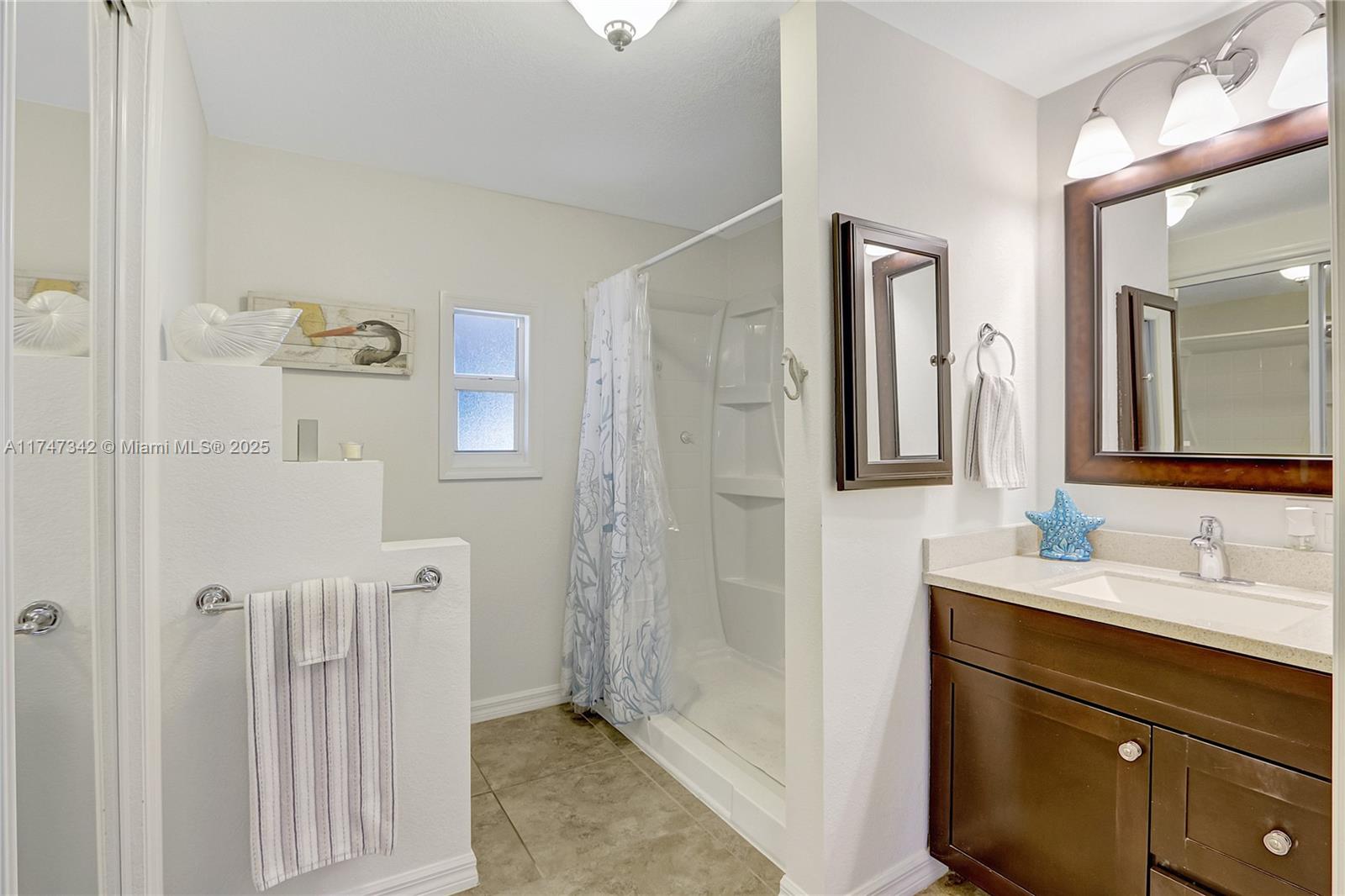 804 N Topaz St Property Photo 17