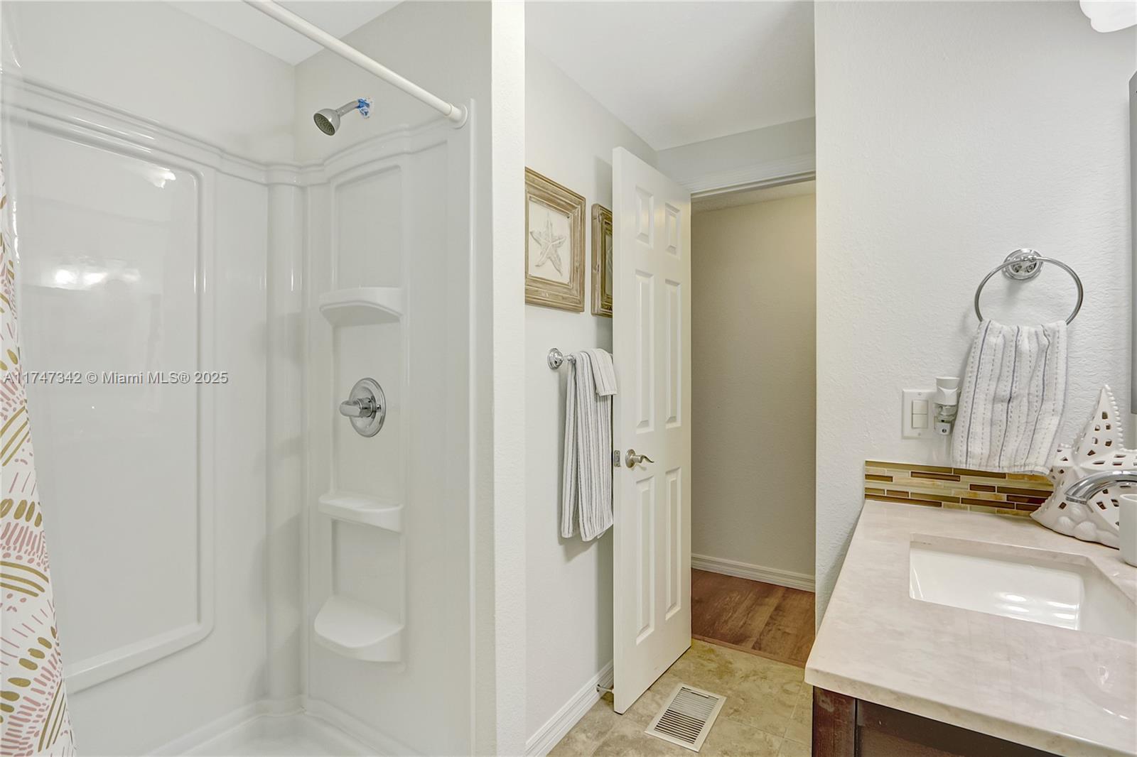 804 N Topaz St Property Photo 22