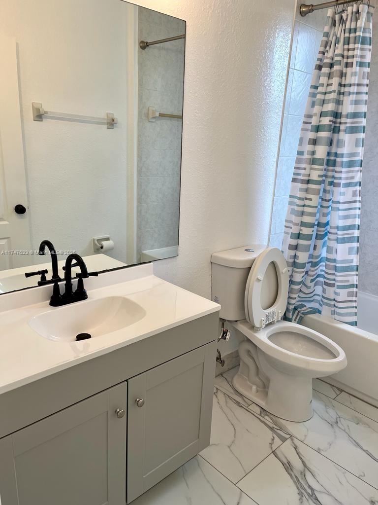 1651 Se 28th Ct 105 Property Photo 19