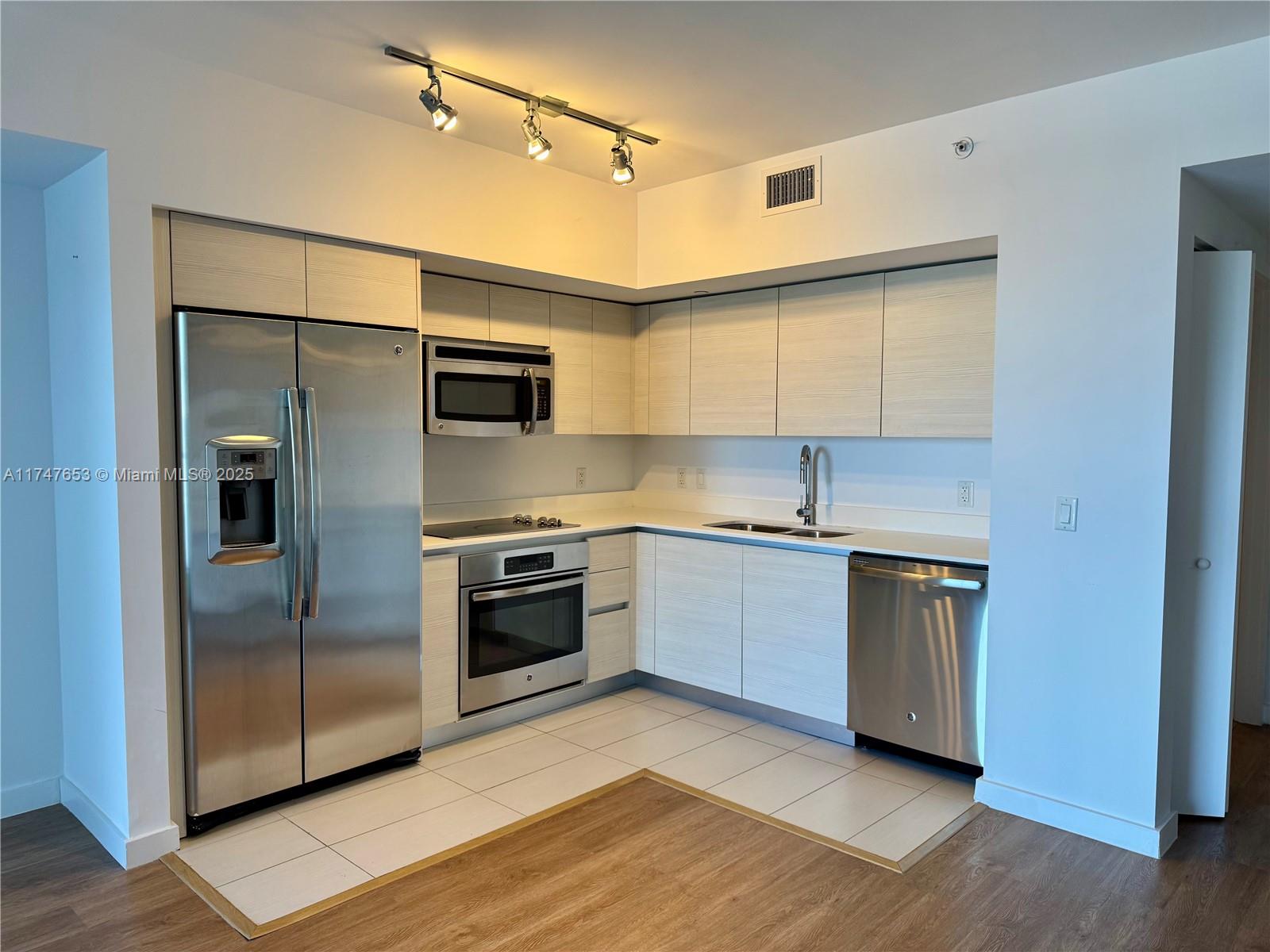 4250 Biscayne Blvd 1006 Property Photo 4