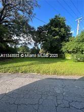 6317 BENEVENTO AVE Property Photo 1