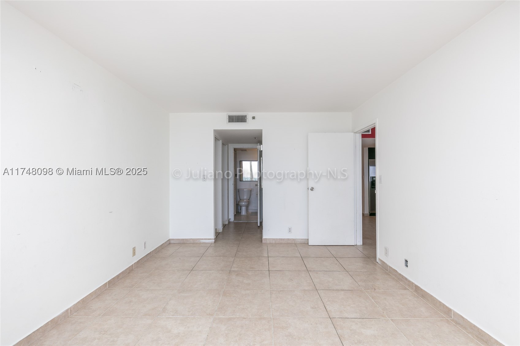 7601 E Treasure Dr 1108 Property Photo 13