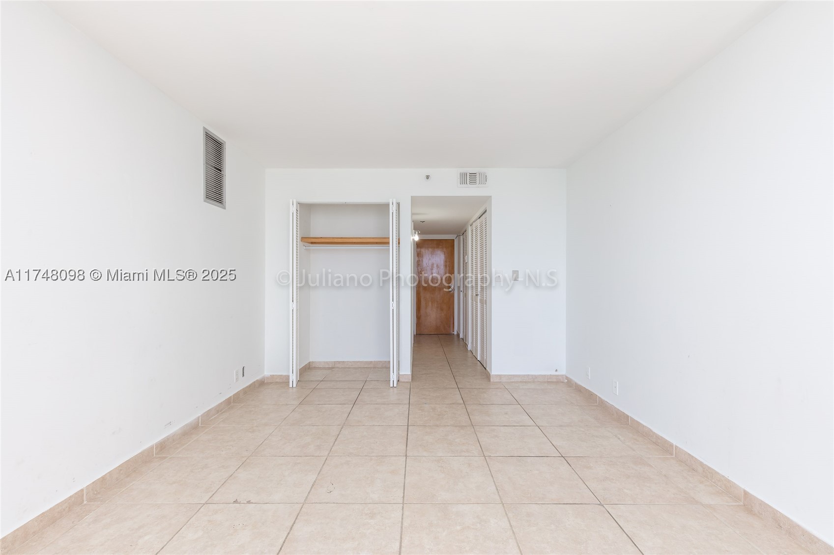 7601 E Treasure Dr 1108 Property Photo 17
