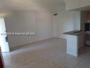 1230 W 54th St 320a Property Photo 4