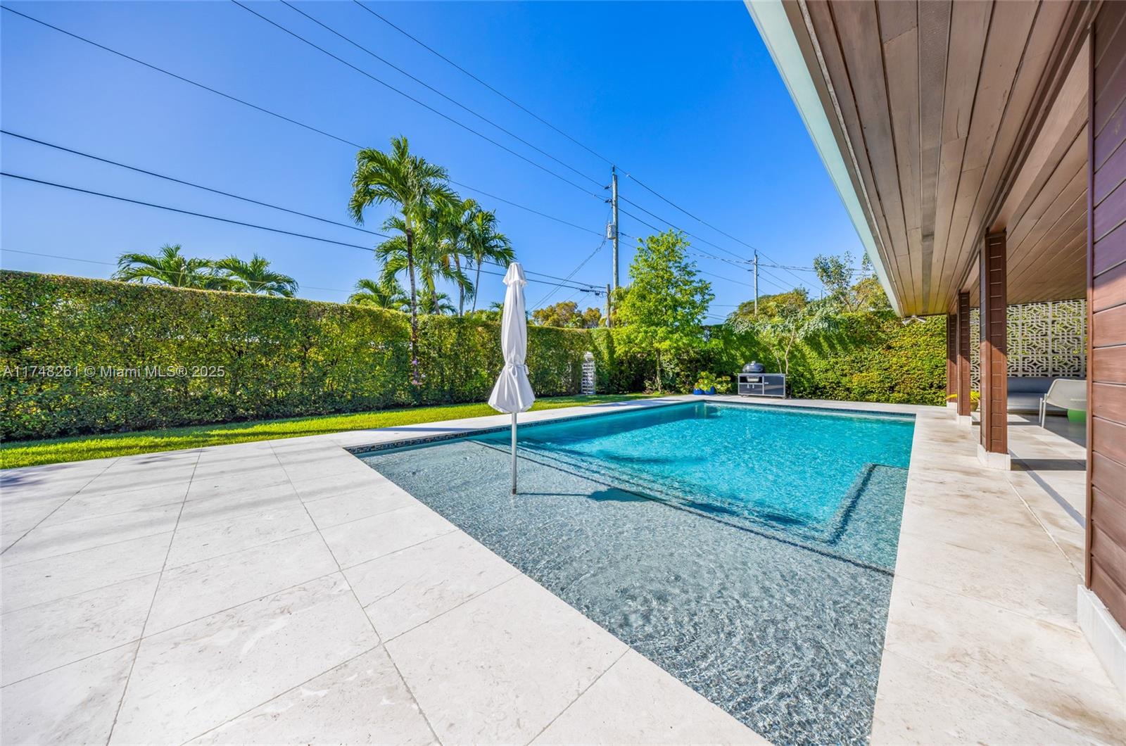 1200 Ibis Ave Property Photo