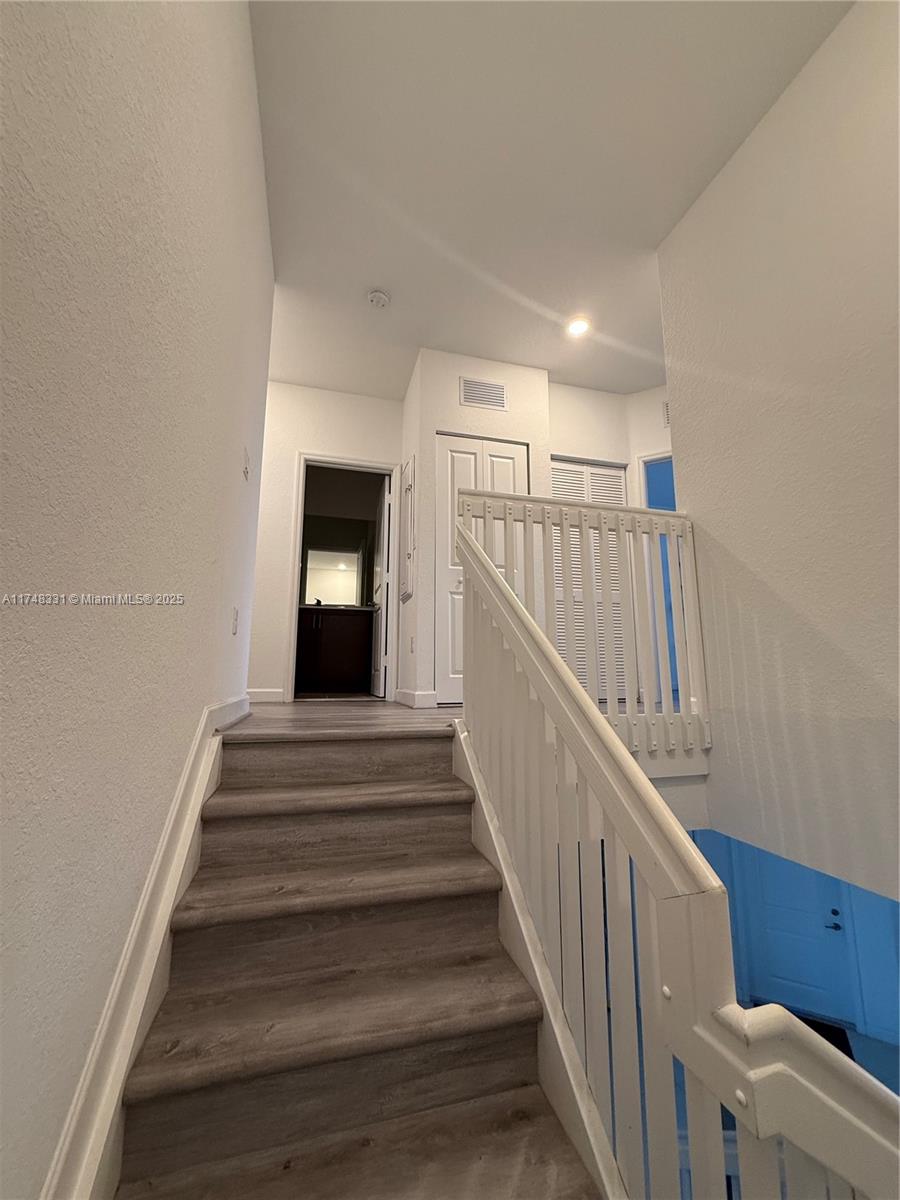 1835 Se 27th Rd Property Photo 19