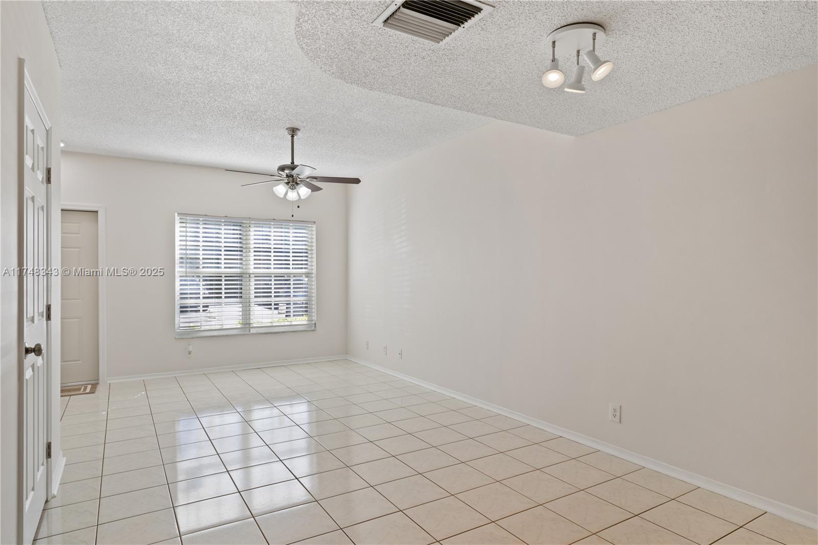 16675 Hemingway Dr Property Photo 14