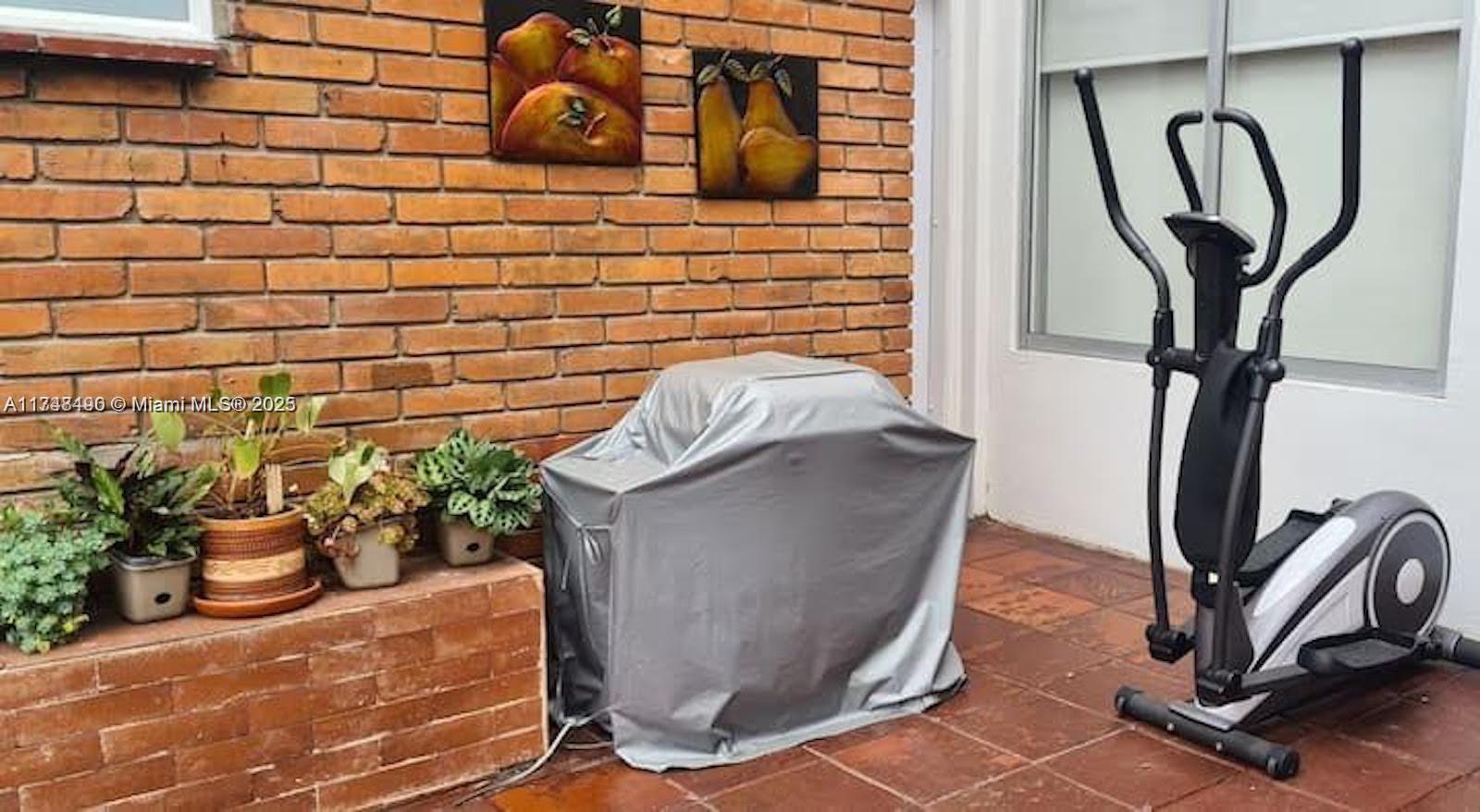 Cra 71 Pontevedra Property Photo 4