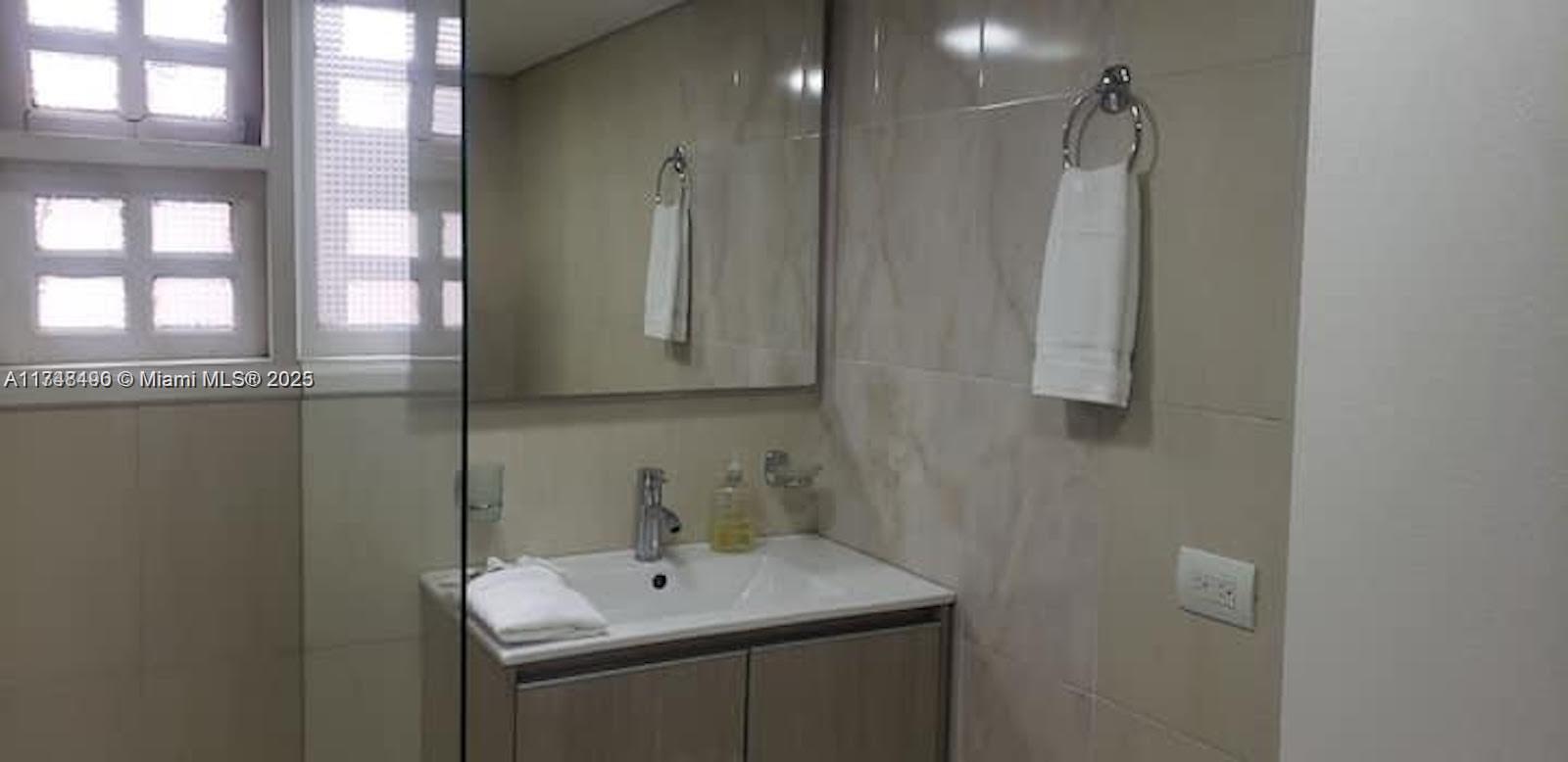 Cra 71 Pontevedra Property Photo 18