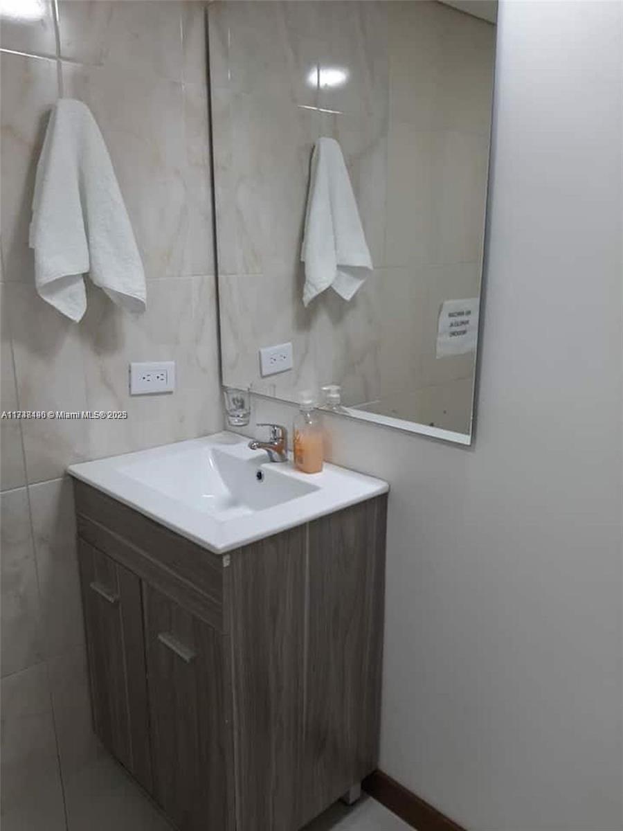 Cra 71 Pontevedra Property Photo 36