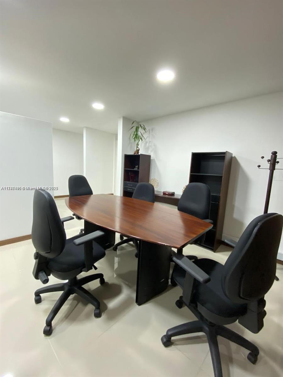 Cra 71 Pontevedra Property Photo 40