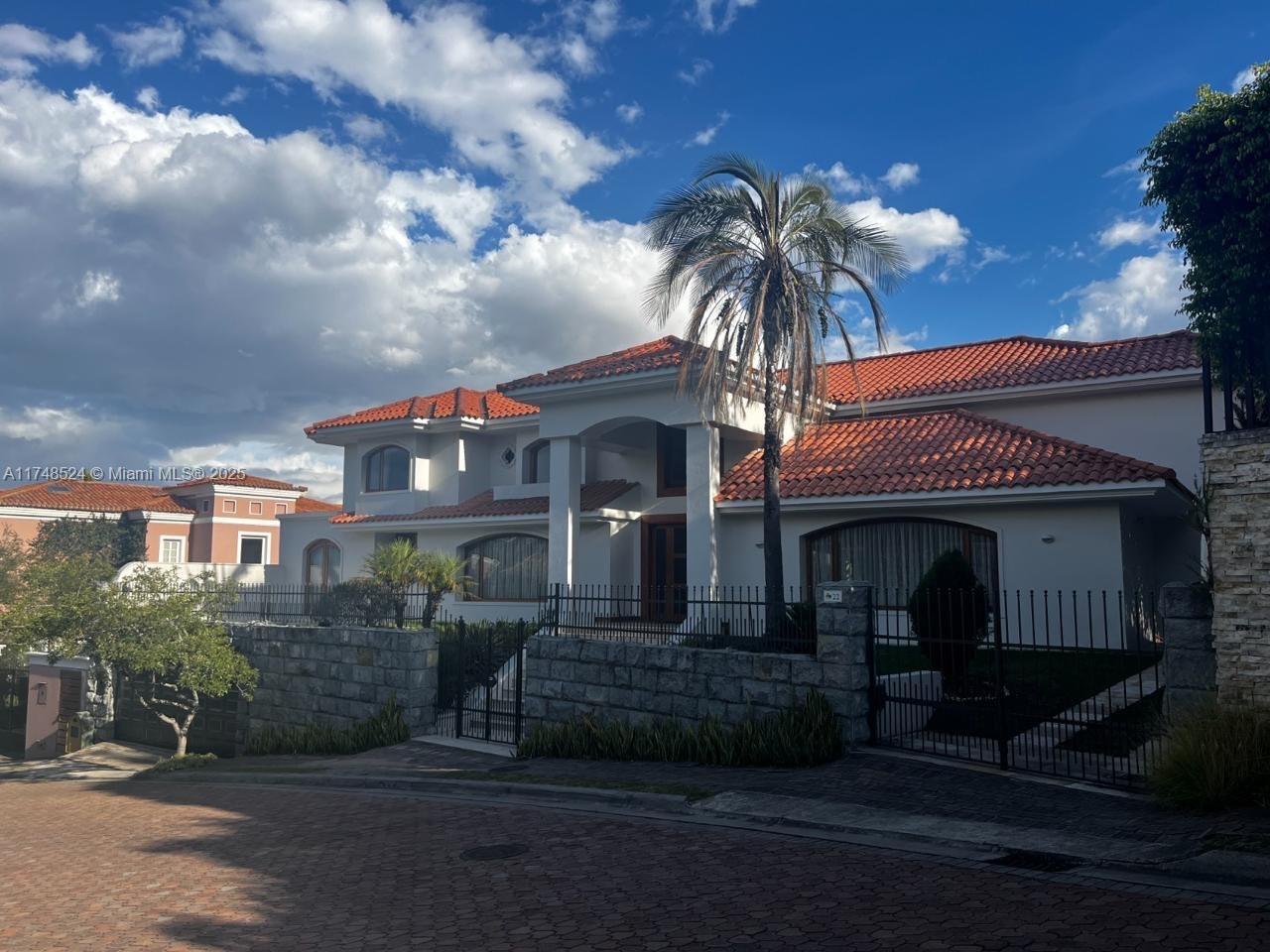 A11748524 Property Photo