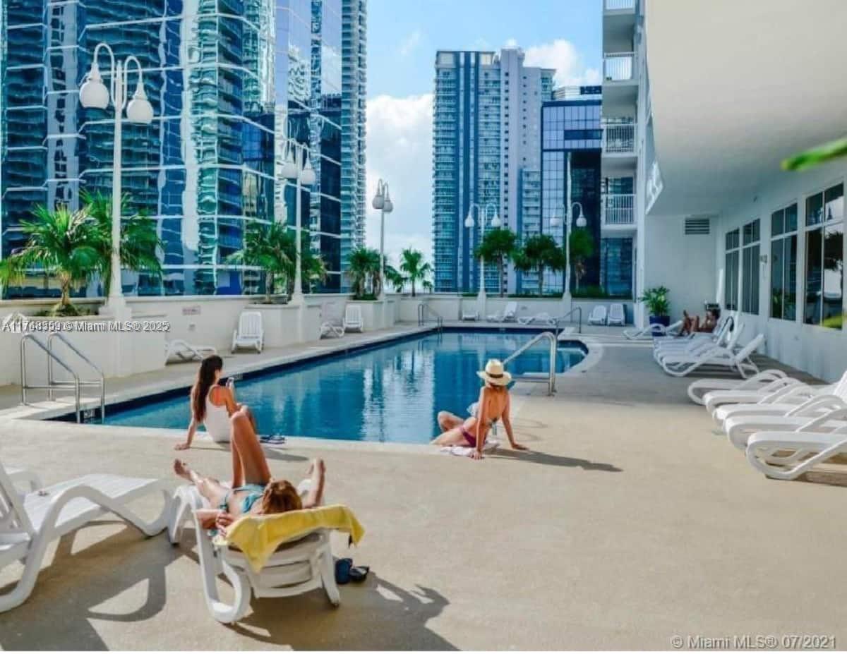 1200 Brickell Bay Dr 3924 Property Photo 21