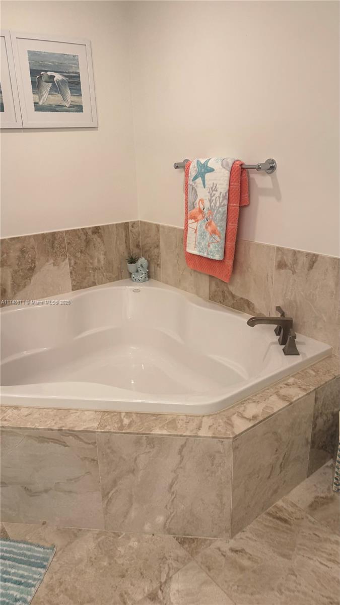 510 Nw 84th Ave 407 Property Photo 13