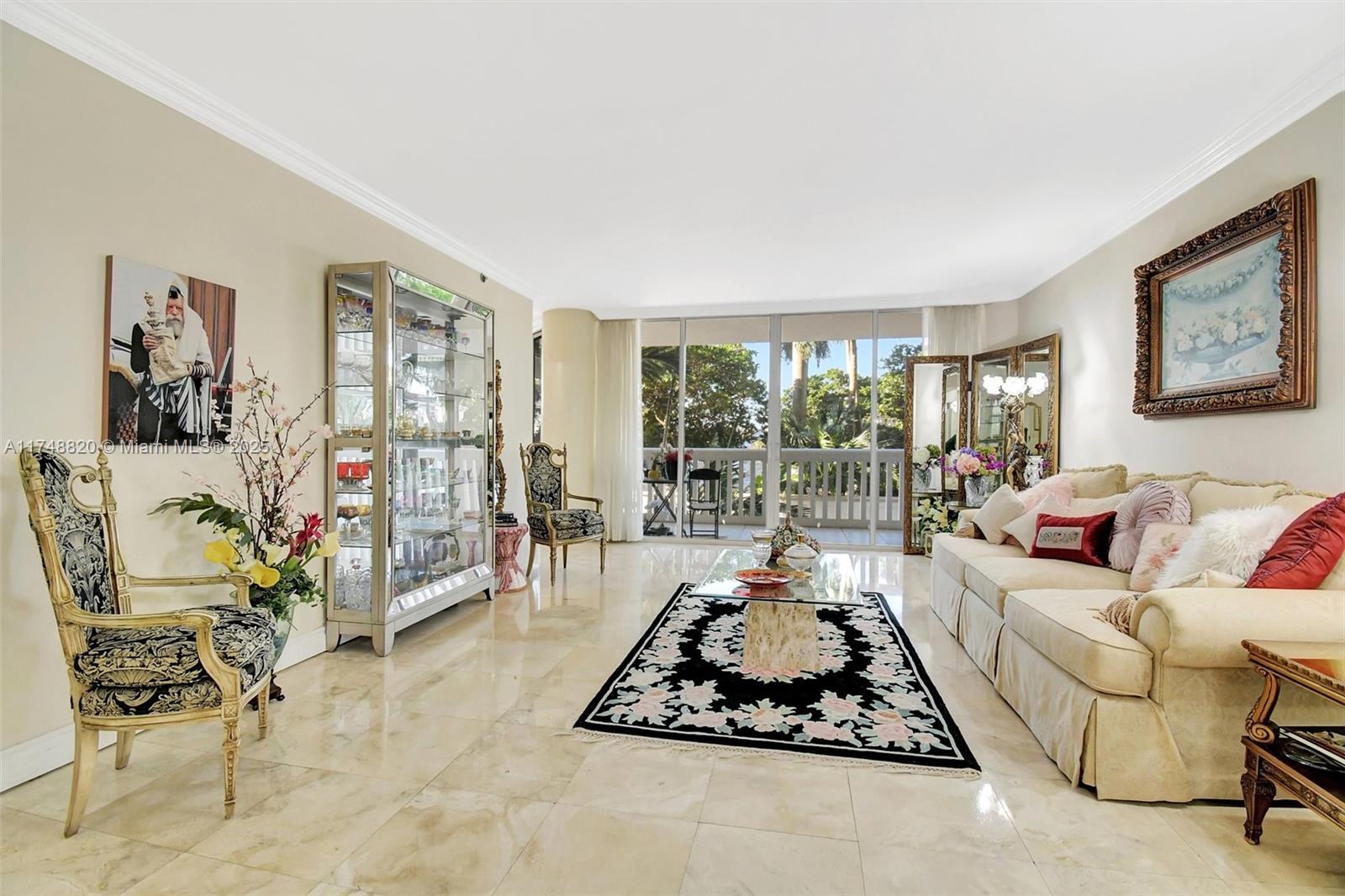 2000 ISLAND Blvd 410 Property Photo 1
