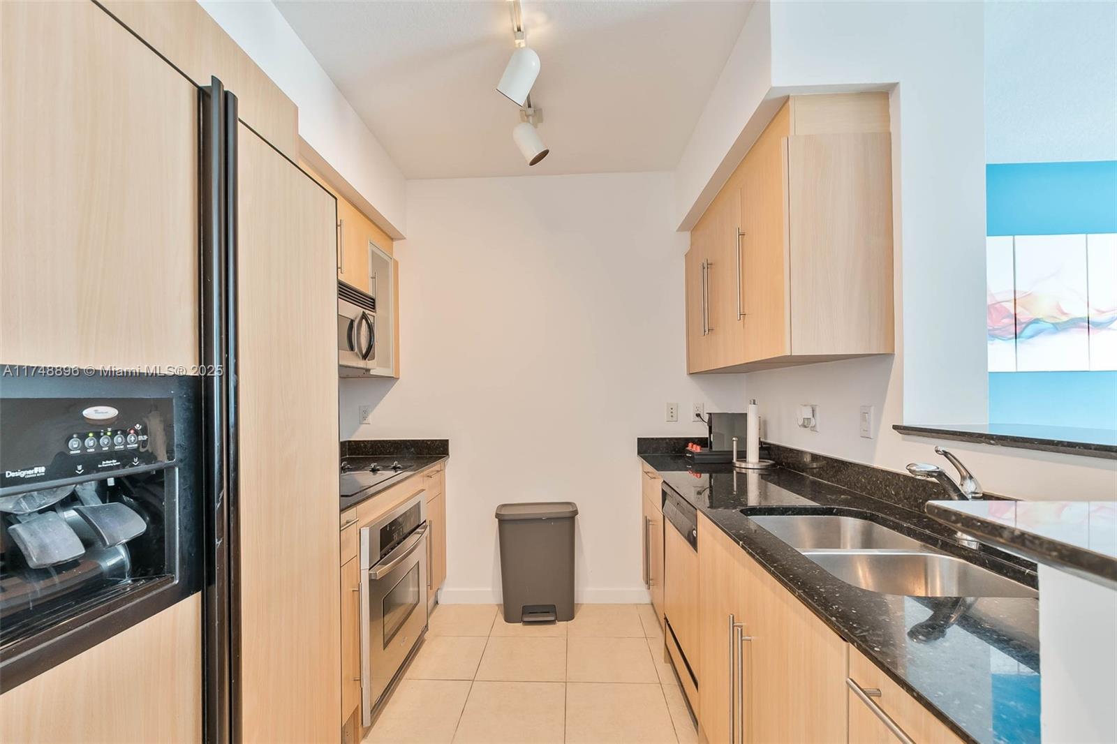 335 S Biscayne Blvd 2402 Property Photo 6