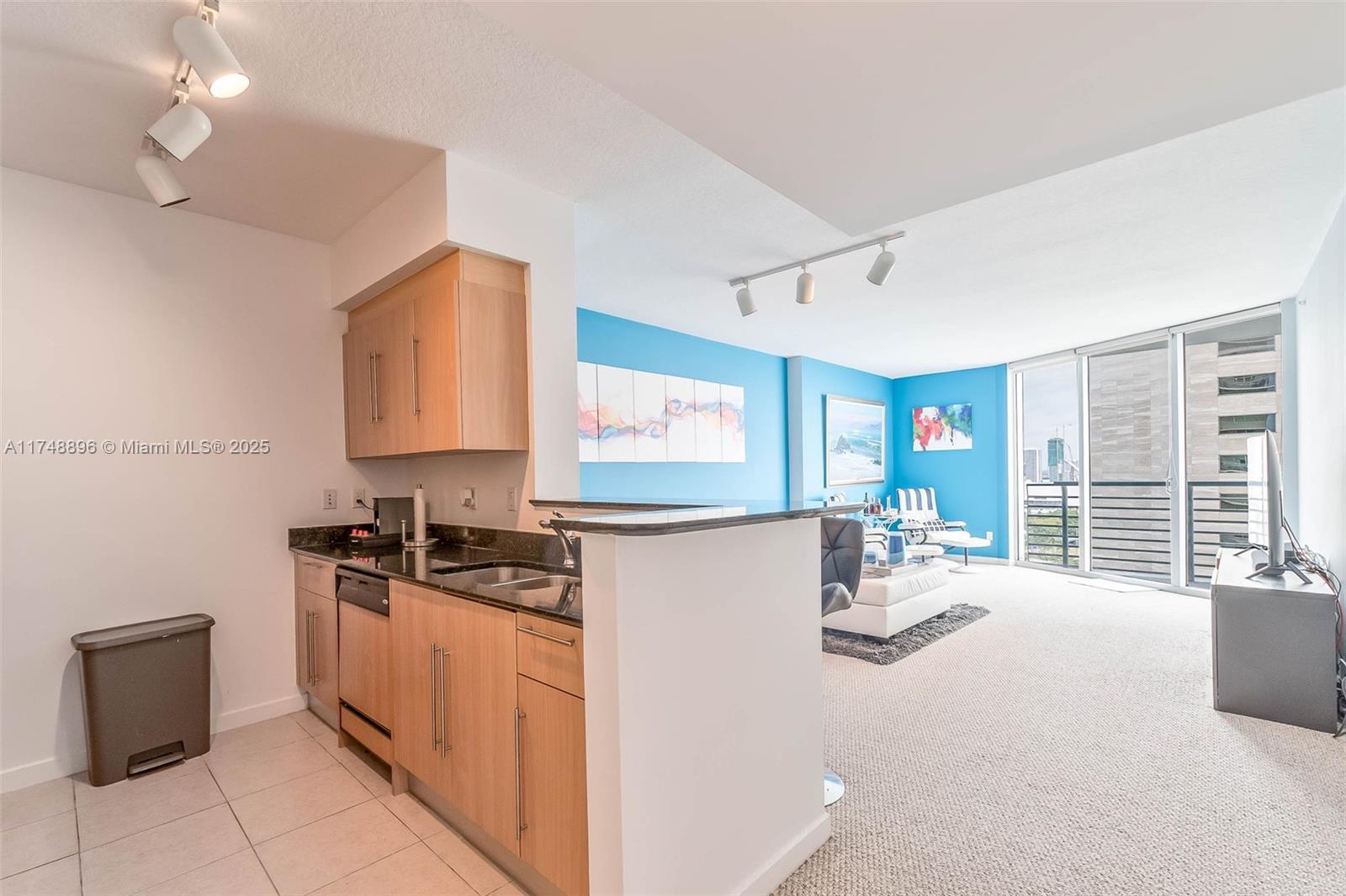 335 S Biscayne Blvd 2402 Property Photo 7