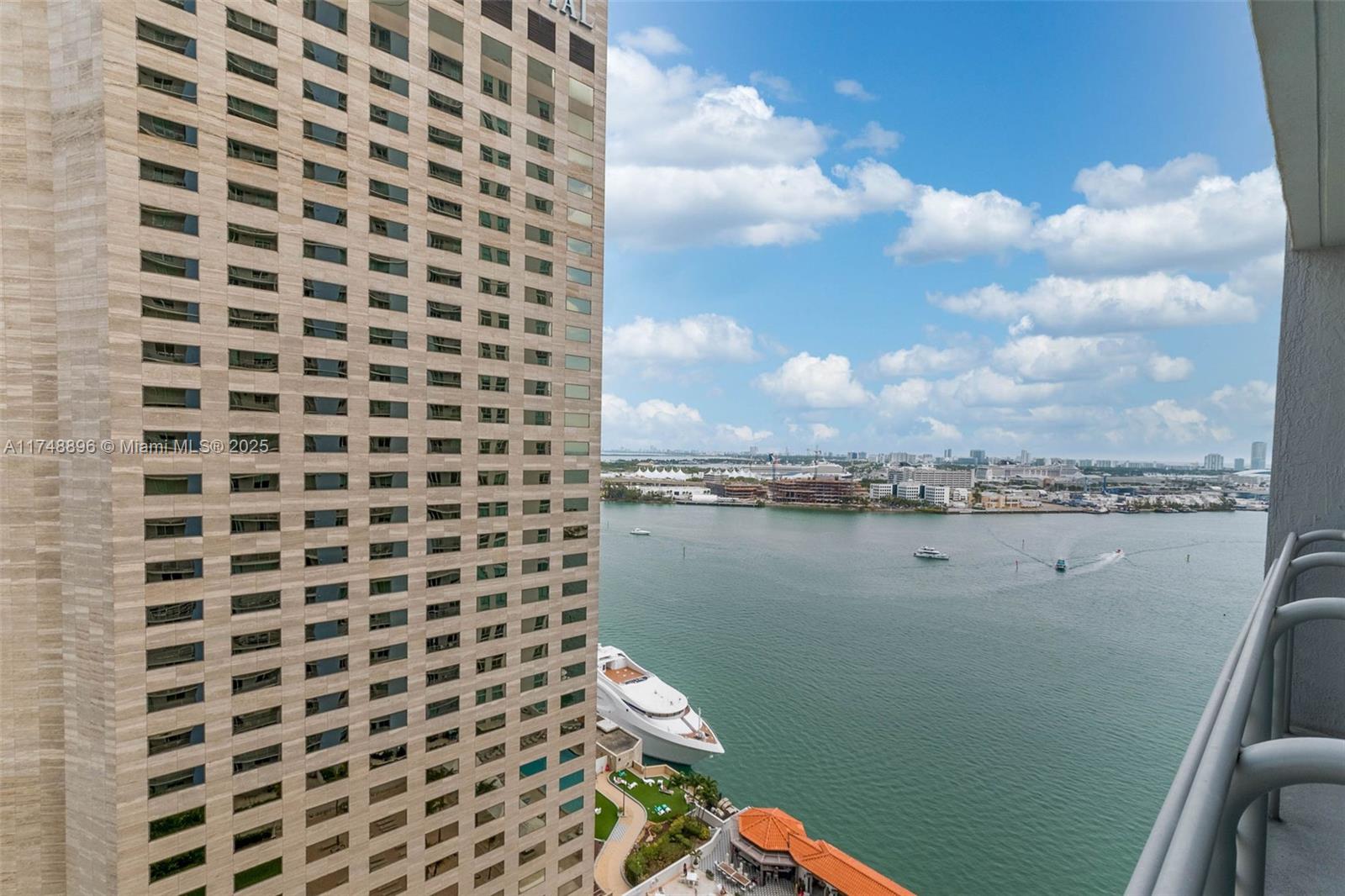 335 S Biscayne Blvd 2402 Property Photo 18