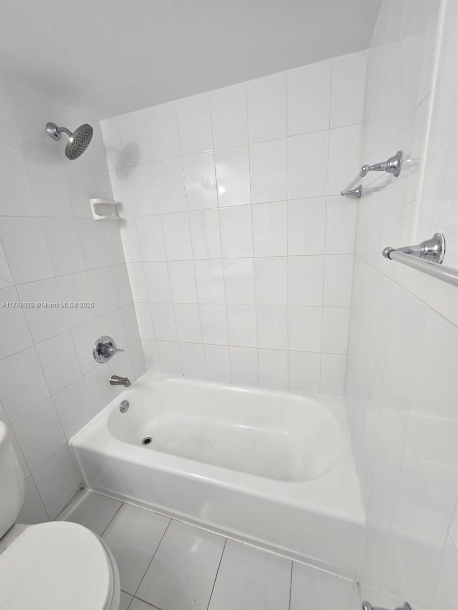 7165 Nw 186th St A406 Property Photo 12