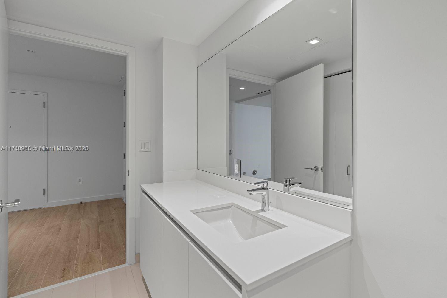 1116 N Ocean Blvd 304 Property Photo 27