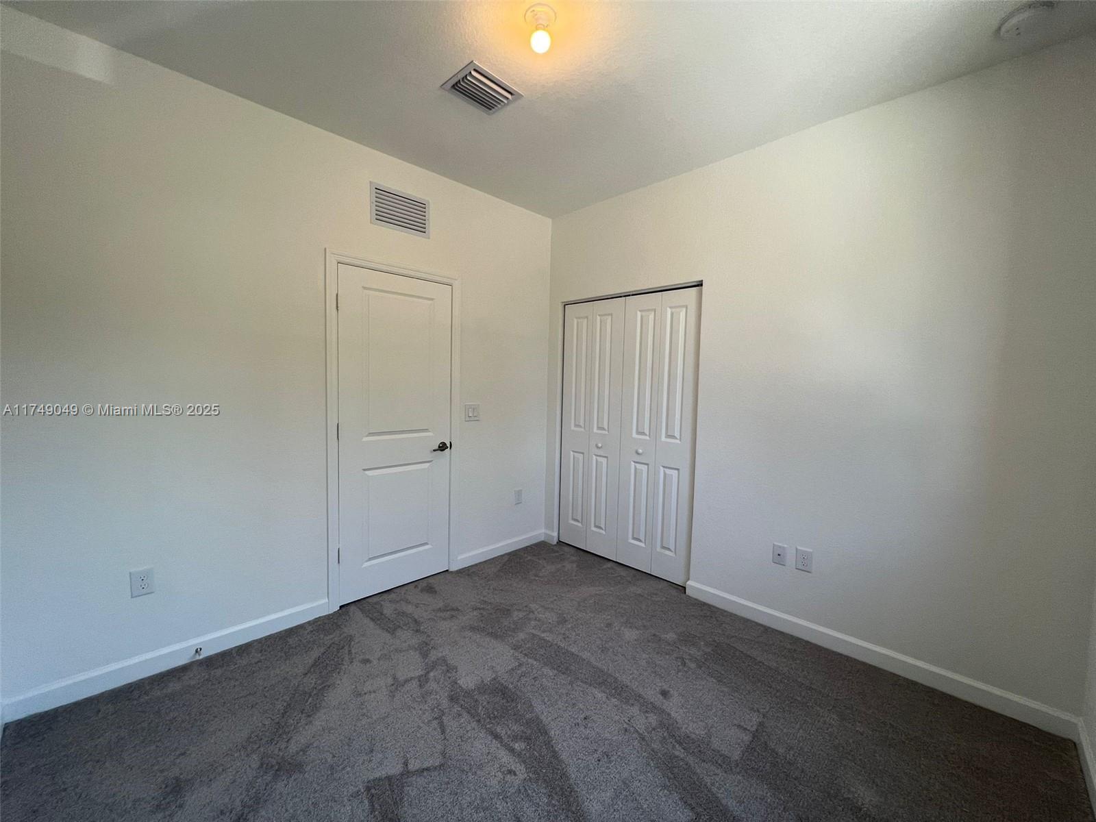 875 Ne 211th St 0 Property Photo 12