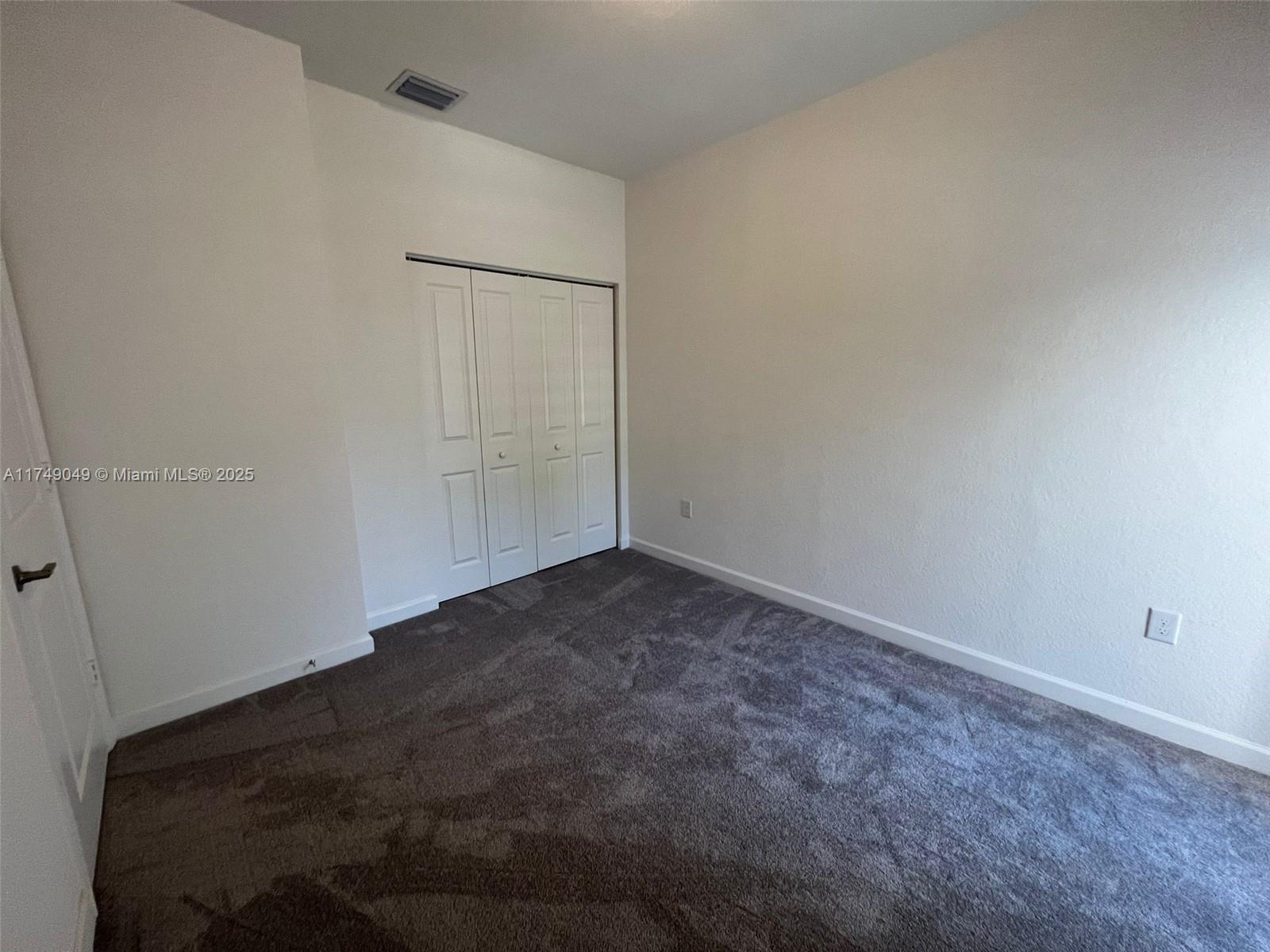 875 Ne 211th St 0 Property Photo 17