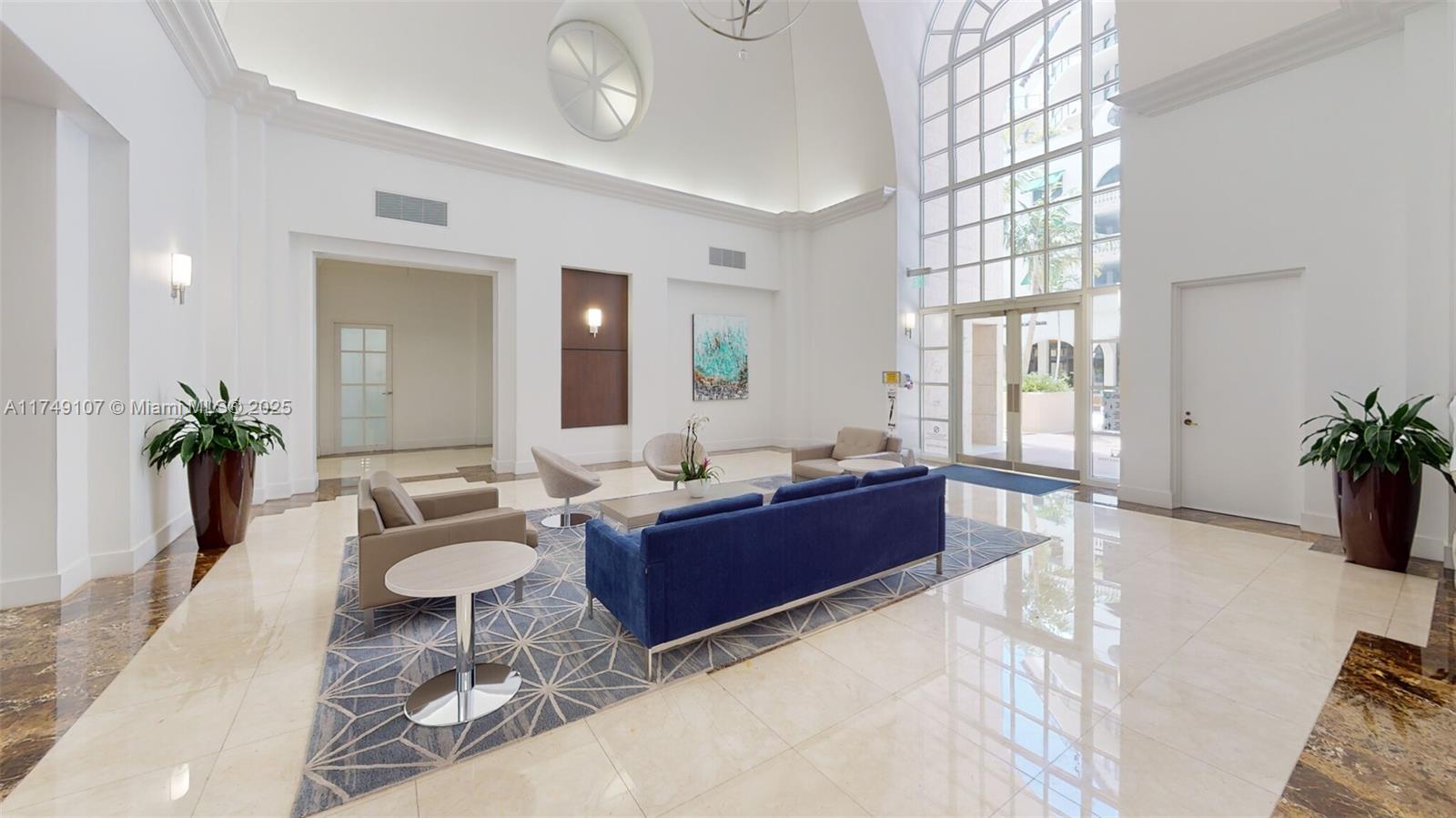 2 Alhambra Plz Property Photo 20