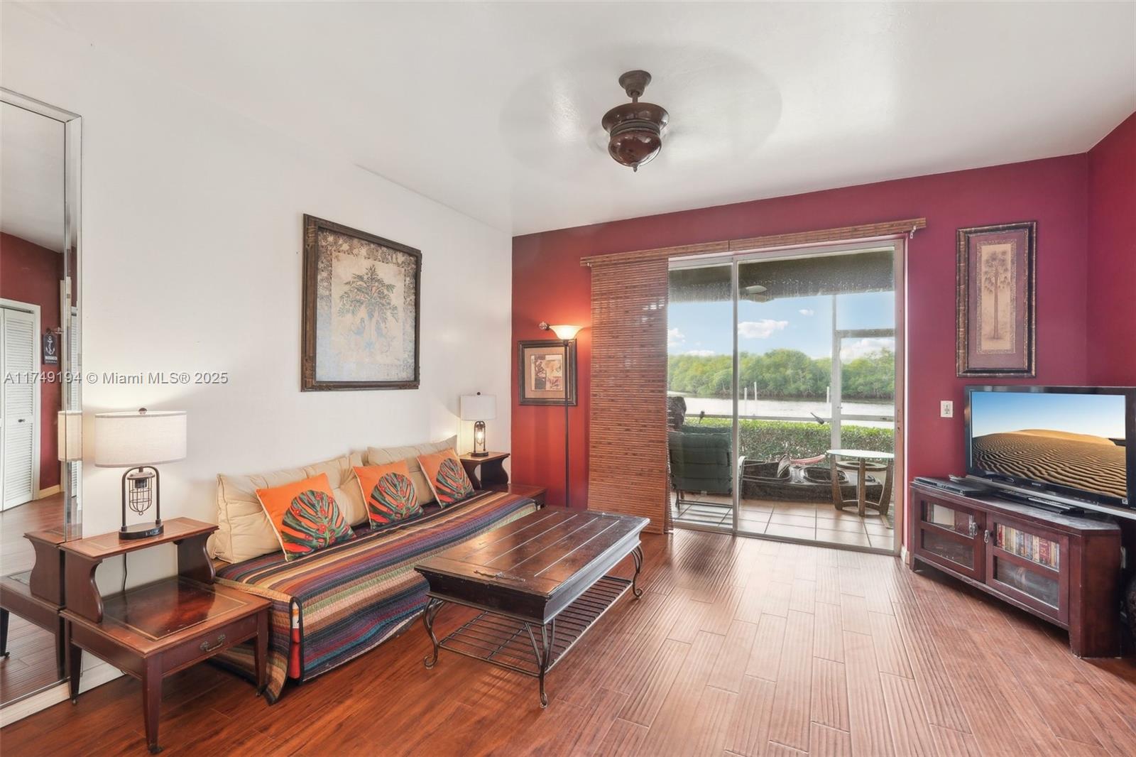 242 Newport 502 Property Photo 1