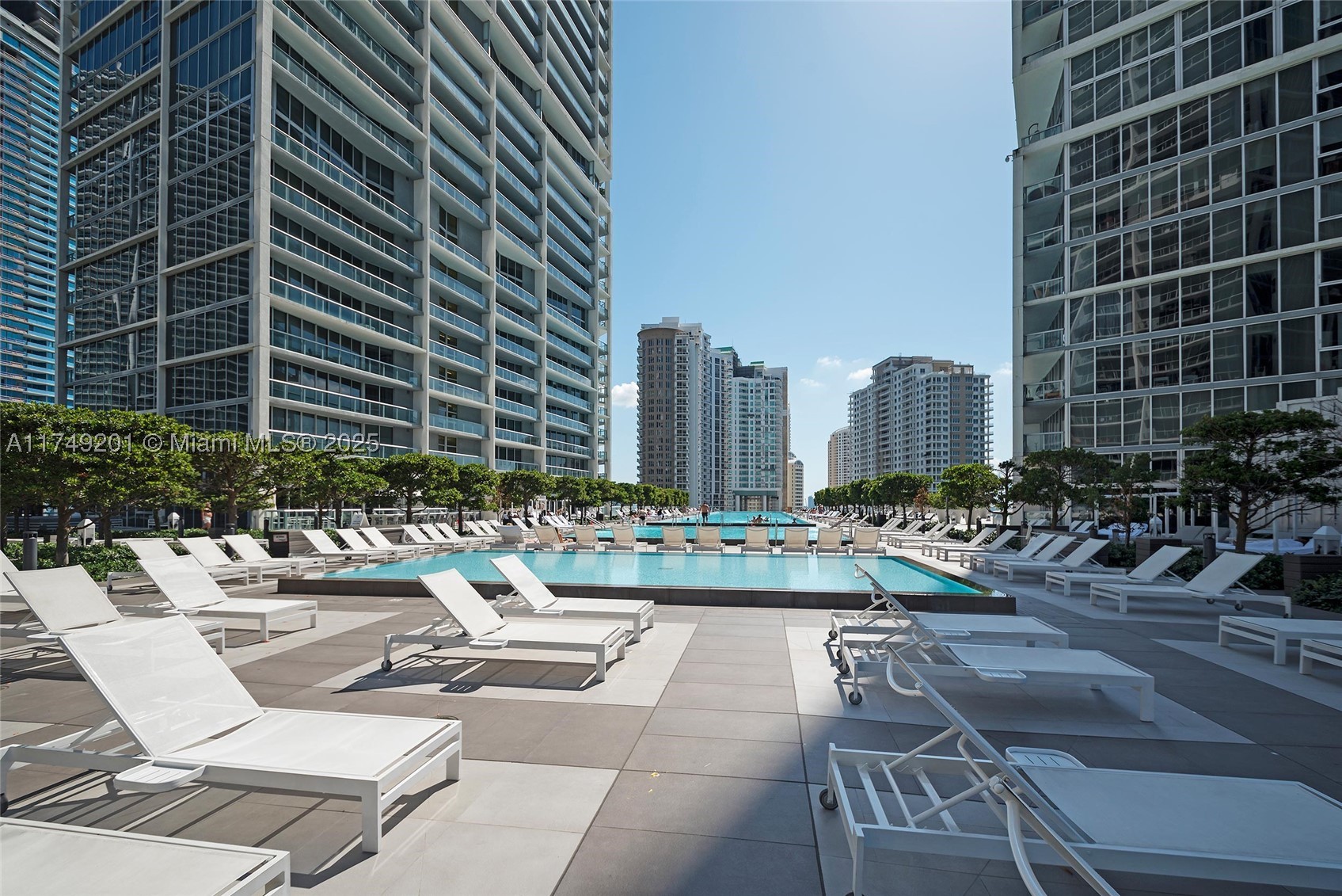 485 Brickell Ave 2603 Property Photo 2