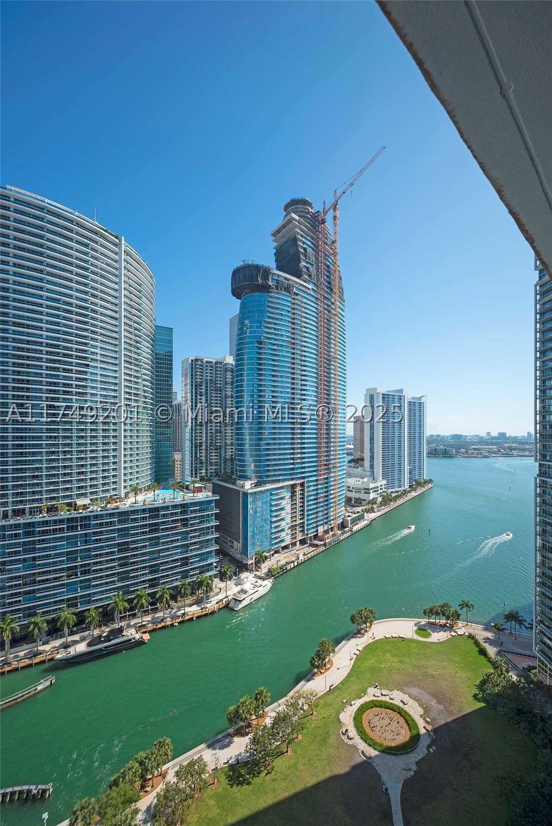 485 Brickell Ave 2603 Property Photo 3